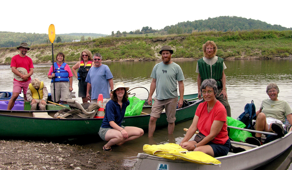River clean up volunteers